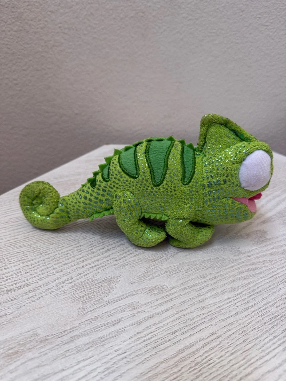 Disney Tangled Pascal the Chameleon 9 Inch Plush - Perfect for Rapunzel Cosplay